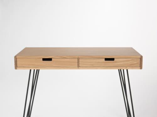 HEIM - Minimalist desk, dressing table, small computer table | Tables by Mo Woodwork. Item made of oak wood compatible with minimalism and mid century modern style