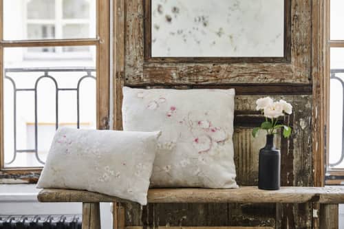 POWDER PINK SMALL LINEN CUSHION | Pillow in Pillows by Illustre Paris