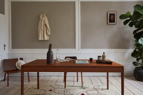 FRONT – Minimalist Work Desk in Solid Walnut Wood | Tables by MOR Design. Item made of walnut compatible with minimalism and mediterranean style