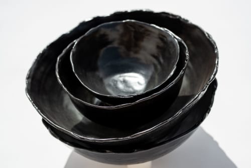 Range of Bowls, cups & plates (XS:ø16CM, S:ø19CM, M:ø24CM, L:ø27CM, XL:ø31CM, XXL:ø34CM) | Dinnerware by Charlotte Ceramics | Private Residence in Ibiza. Item made of stoneware