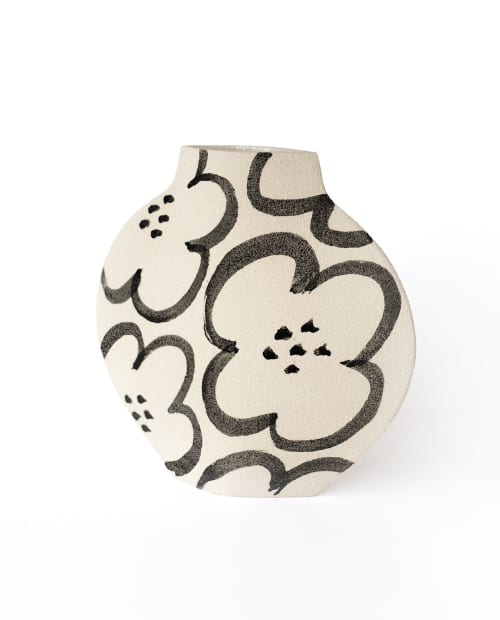 Ceramic Vase ‘Camelia’ | Vases & Vessels by INI CERAMIQUE. Item made of ceramic works with minimalism & contemporary style
