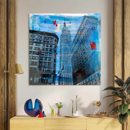 NEW YORK COLOR II | Photography by Sven Pfrommer. Item composed of aluminum & glass compatible with urban style