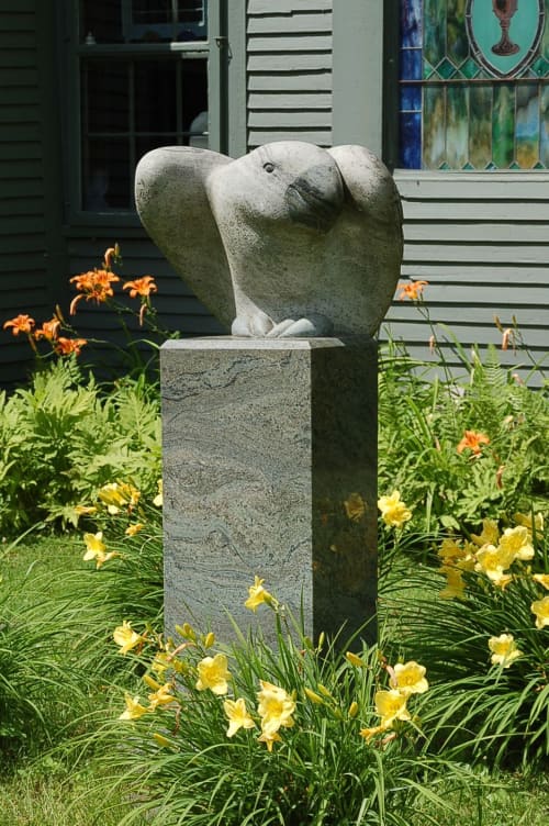 Parrot | Public Sculptures by Jim Sardonis. Item composed of granite