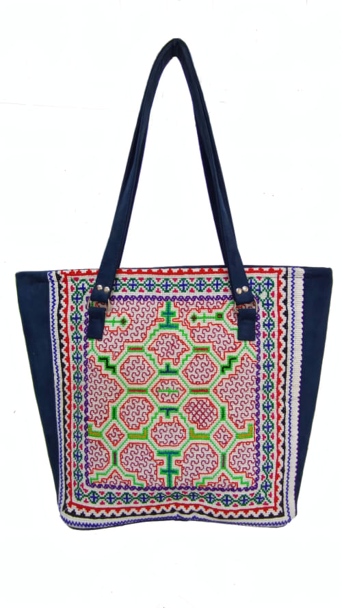 Sacred Geometry Luxury Tote bag: Hand-Woven Shipibo Heritage | Textiles by Sacred Andes Atelier. Item made of cotton with leather works with boho & minimalism style