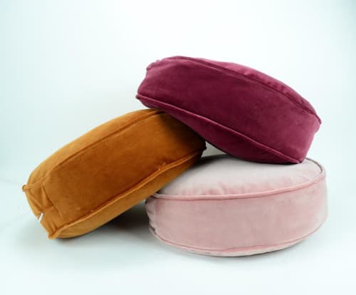 Round velvet pillow | Cushion in Pillows by velvet + linen. Item made of cotton