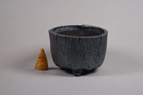 LB-1g | Planter in Vases & Vessels by COM WORK STUDIO
