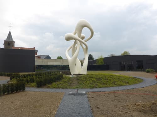 Trahiard | Public Sculptures by STUDIO NICK ERVINCK | Selection Furniture - Furniture Belgium - Belgium bedding in Mont-de-l'Enclus. Item made of stone with synthetic