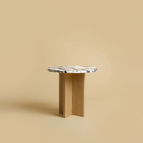 Round Side Table in marble and Oak - SHERMAN by Lebanto | Tables by Lebanto. Item composed of oak wood and marble in minimalism or contemporary style