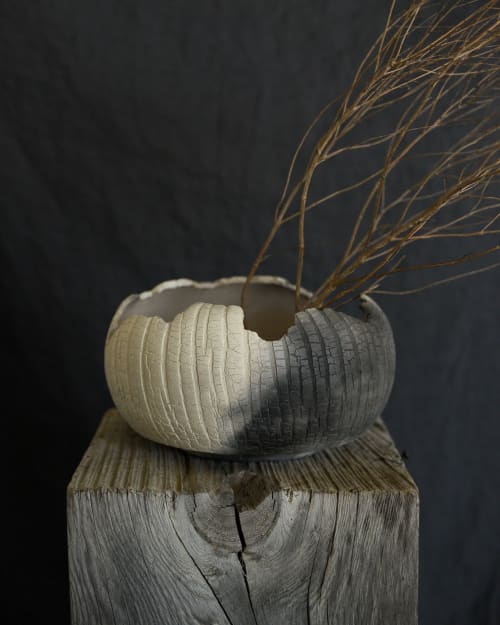 Cenizas Distressed Form No.1 | Sculptures by Alex Roby Design. Item made of ceramic works with minimalism & contemporary style