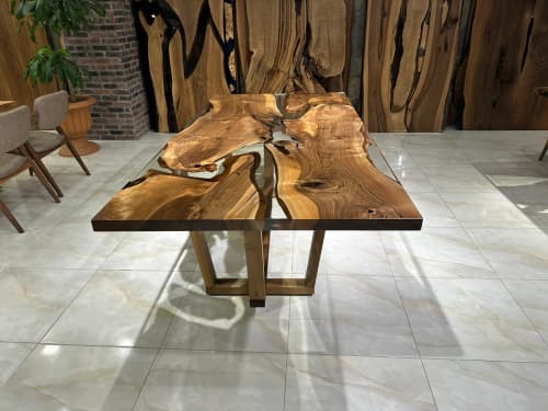 Custom Clear Epoxy Dine Table | Dining Table in Tables by Gül Natural Furniture. Item composed of wood in country & farmhouse or art deco style