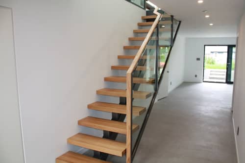 Floating stairs | Interior Design by Toncha Hardwood. Item made of oak wood