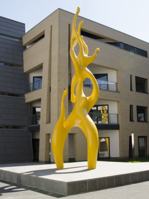 Mobsti | Sculptures by STUDIO NICK ERVINCK | Woonzorgcentrum De Motten in Tongeren. Item composed of metal and synthetic