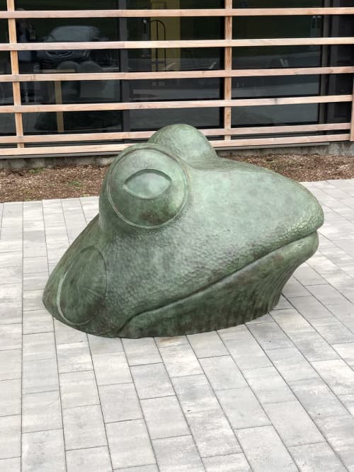 Big Frog | Public Sculptures by Jim Sardonis | Vermont Technical College in Randolph. Item composed of stone