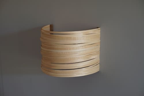 Stripes Arc maple | Sconces by Studio Vayehi. Item made of maple wood & metal compatible with contemporary and japandi style