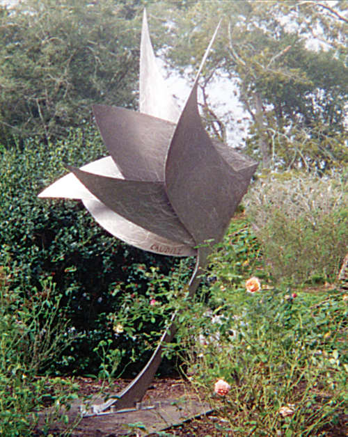 Fluttersong | Public Sculptures by Dave Caudill | Rip Van Winkle Gardens in New Iberia. Item composed of steel