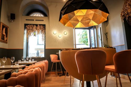 Sun Chandelier 140 Gold Black High Gloss | Chandeliers by ADAMLAMP | Sophisto Champagne Bar in Budapest. Item made of steel compatible with minimalism and industrial style