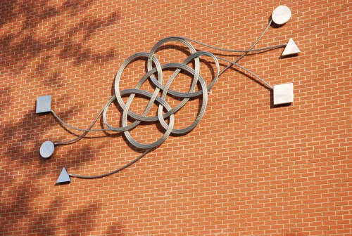 tissé serré | Public Sculptures by Eric Sauvé | École Saint-Vincent-Marie in Montréal. Item made of steel
