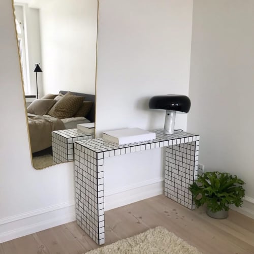 Short Console Table, White | Tables by IKON KØBENHAVN. Item composed of ceramic