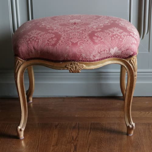 English Giltwood Stools | Chairs by Jonathan Rachman Design | SF Decorator Showcase 2019 in San Francisco. Item composed of wood and fiber