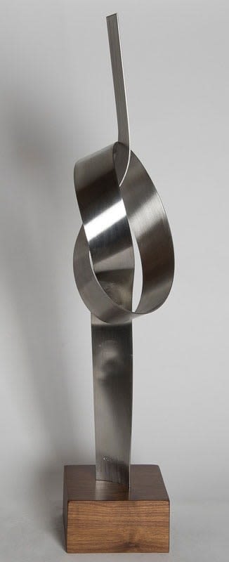Up Knot | Sculptures by Joe Gitterman Sculpture. Item composed of steel