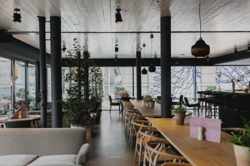 Dining table | Tables by Craft-B | No 17 Dickens Yard in London. Item made of oak wood