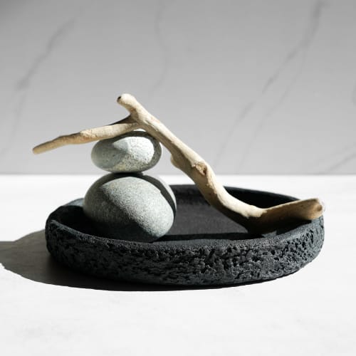 Round Tray in Carbon Black Concrete with Textured Rim | Decorative Tray in Decorative Objects by Carolyn Powers Designs. Item composed of concrete in minimalism or contemporary style