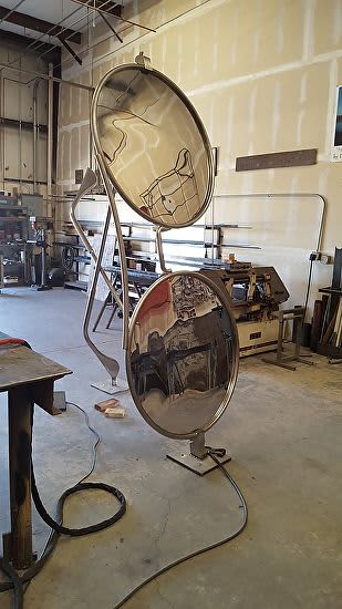 Selfie Gate | Public Sculptures by Don Kenworthy. Item made of steel