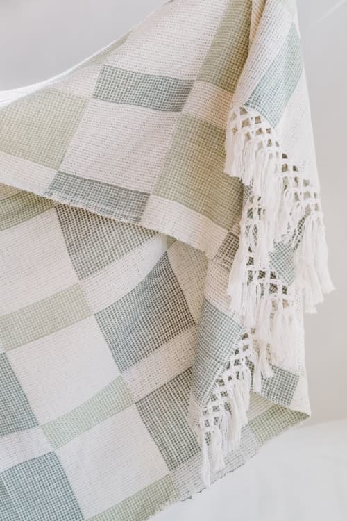 Sumapaz Large Throw | Linens & Bedding by Zuahaza by Tatiana | Finca San Felipe in La Calera. Item made of cotton compatible with mid century modern and country & farmhouse style