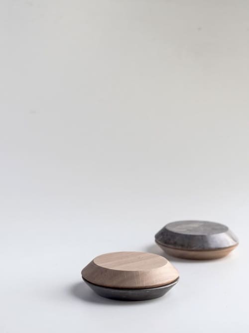 Mondi Paralleli - piccolo | Serving Board in Serveware by gumdesign. Item made of oak wood with marble works with contemporary style