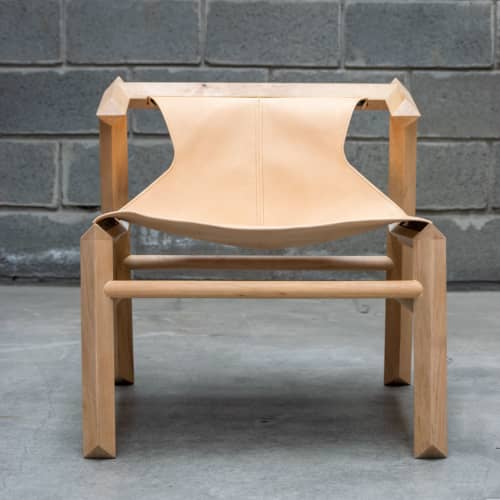 Lounge Armchair 1908 | Chairs by Espina Corona | Metropolitan Design Center - INCUBA in ABA. Item composed of wood and leather