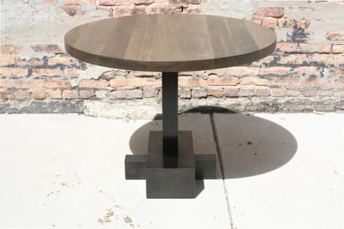 JUNO - circle | Coffee Table in Tables by Laylo Studio. Item composed of maple wood and steel