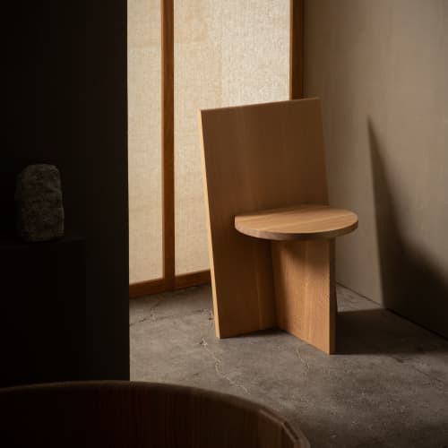 |o Sit - Chair | Easy Chair in Chairs by Campagna. Item composed of oak wood