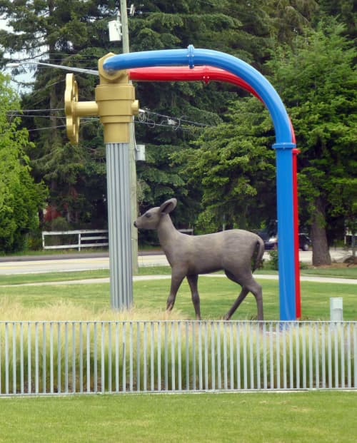 CIRCULATION (Sculpture B) | Public Sculptures by COOKE-SASSEVILLE | Grandview Heights Aquatic Centre in Surrey. Item made of bronze