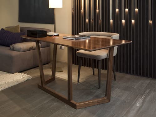 Tom Desk | Tables by Matriz Design | Casa FOA in San Nicolás. Item made of wood