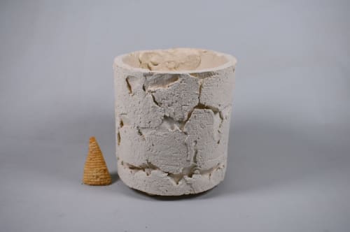 Llw-1 | Planter in Vases & Vessels by COM WORK STUDIO