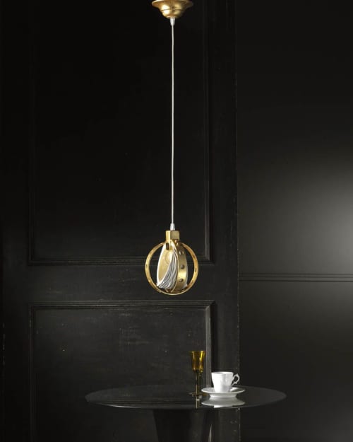 id008 | Pendants by Gallo. Item made of metal with glass