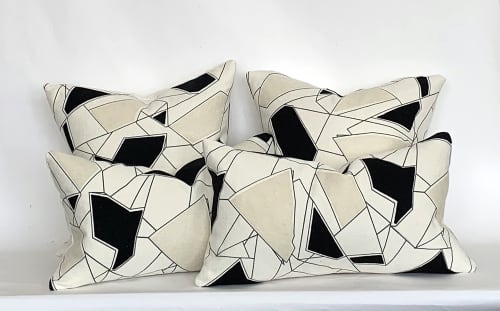 Angles black/white | Cushion in Pillows by Le Studio Anthost. Item composed of linen