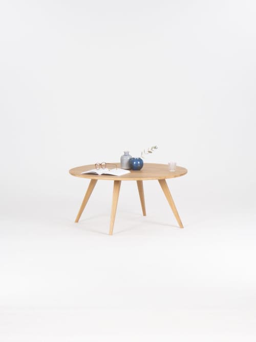 FINN 4 - Round coffee table made of solid oak wood | Tables by Mo Woodwork. Item composed of oak wood in minimalism or mid century modern style