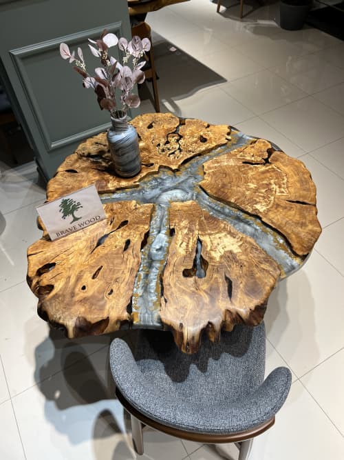 Resin Wood Dining Round Table