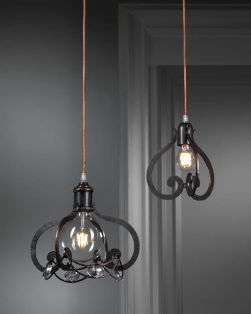hd010 | Pendants by Gallo. Item made of metal & glass