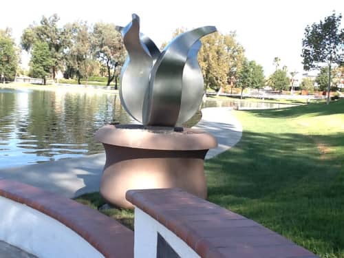Tulips for Temecula | Public Sculptures by Jeroen Stok. Item made of steel