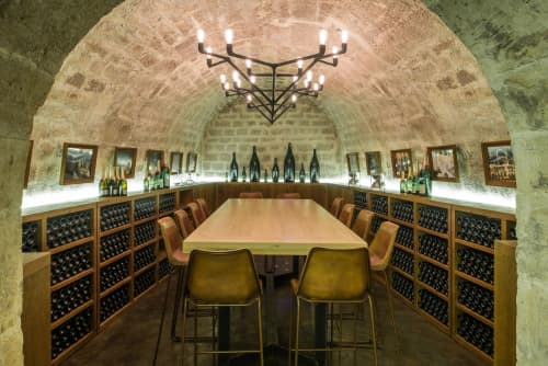 Structure - Leopoldine | Chandeliers by Ombre Portée | Les Caves du Louvre in Paris. Item made of synthetic
