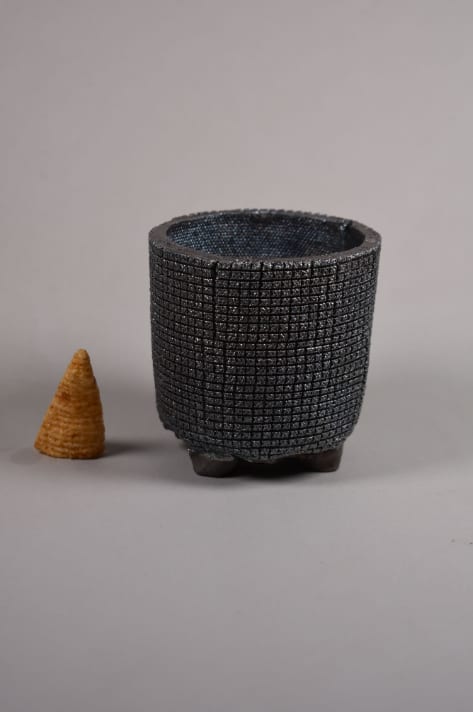 MB-8g | Planter in Vases & Vessels by COM WORK STUDIO