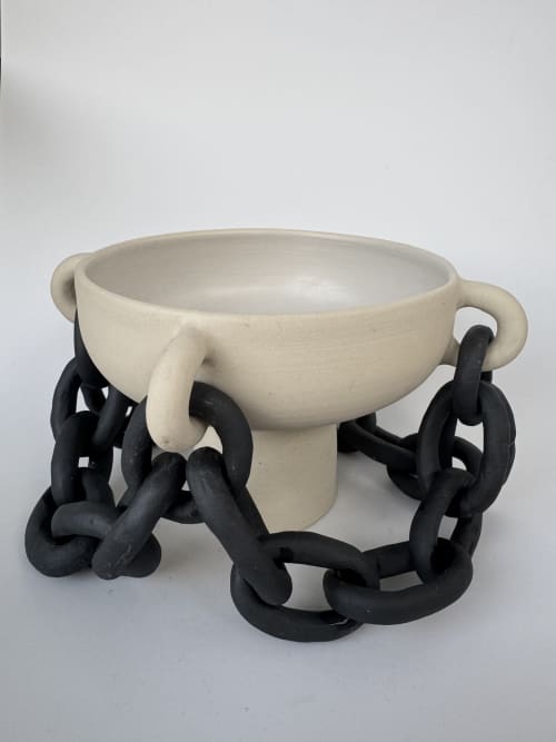 Black Chain Fruit Bowl | Decorative Bowl in Decorative Objects by isiko. Item composed of ceramic in minimalism or contemporary style