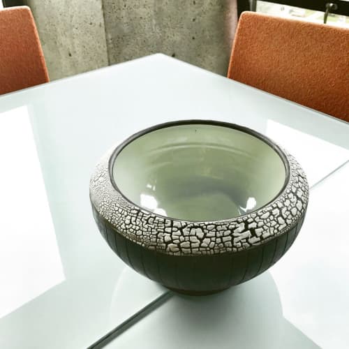 Bowl with white crackle rim | Dinnerware by Pierre Bounaud Ceramics. Item composed of ceramic