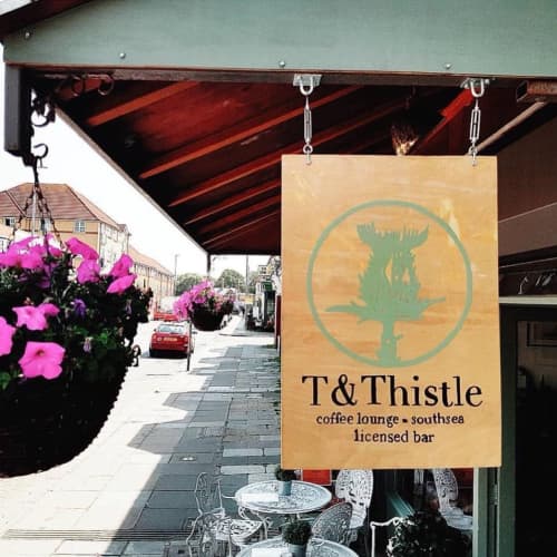 T & Thistle Signage | Signage by 2 Sisters | T & Thistle in Portsmouth. Item made of synthetic