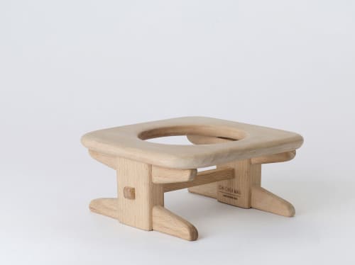 004_kin (dining table for cats) | Tables by CHICHOIMAO. Item made of wood compatible with minimalism and contemporary style