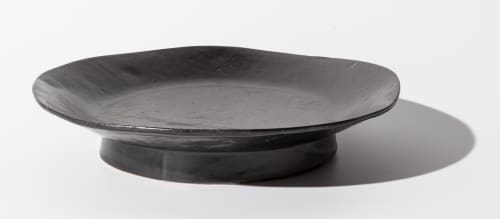 Riley - Satin Black | Plate in Dinnerware by Len Carella. Item made of stoneware