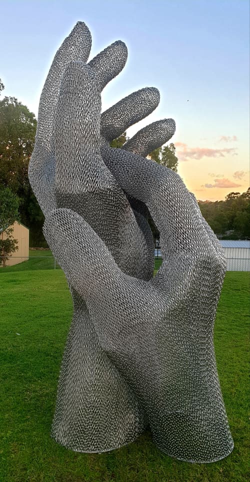 These Hands | Public Sculptures by Mike Van Dam Art | Ivanhoe Wines Cellar Door in Pokolbin. Item composed of steel