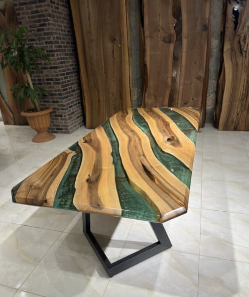 Special Green Color Epoxy Resin Table | Dining Table in Tables by Gül Natural Furniture. Item composed of wood compatible with minimalism and contemporary style